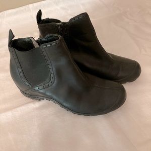 Merrell Plaza Mid Black Booties size 7